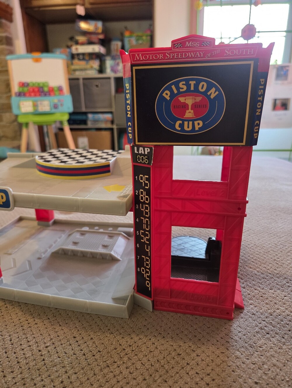 2016 Disney Pixar Cars Piston Cup Racing Garage for Lightning McQueen & Friends - Picture 2 of 16